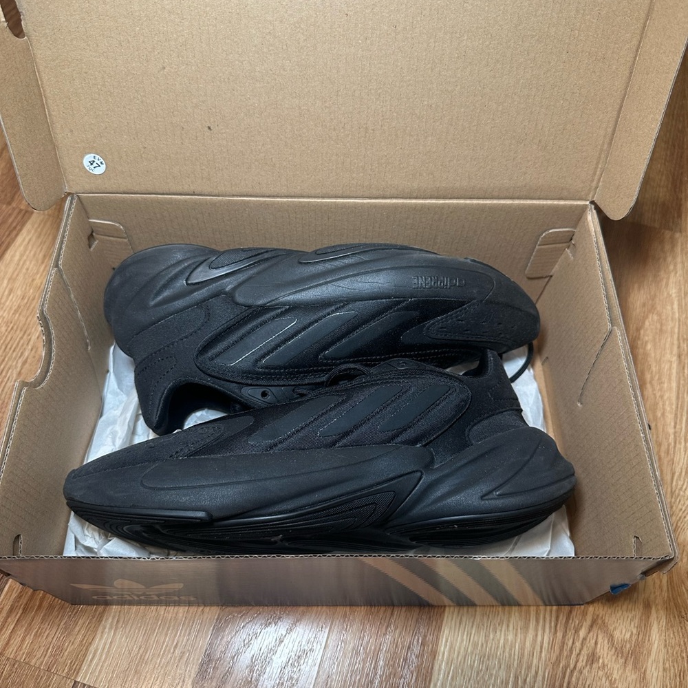 Women’s Adidas Ozelia 3 Black Sneakers